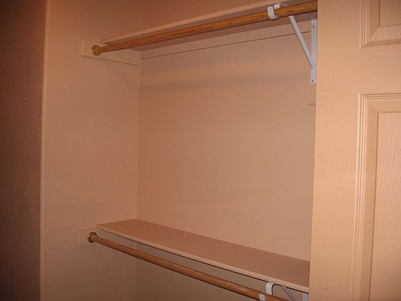 5th image of 404 6th St NE