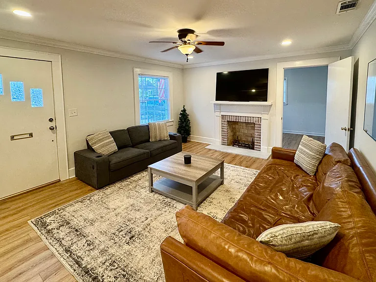 215 Whitehall Rd — Photo 4