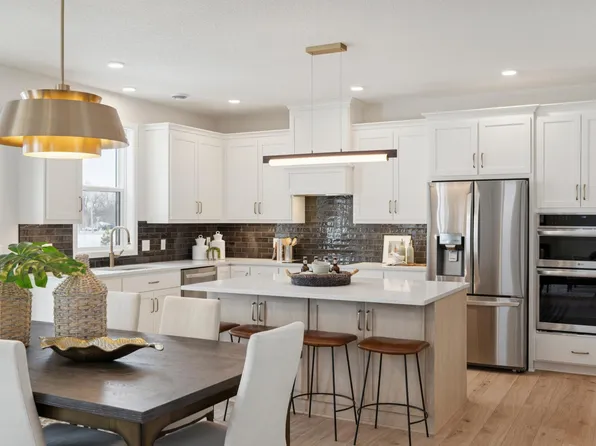 3480 Knightsbridge Trl N, Lake Elmo, MN 55042