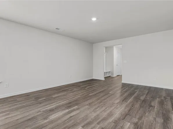 1010 S Welcome Rd, Greenville, SC 29611