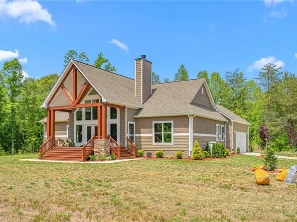 625 Robertson Rd, Mc Leansville, NC 27301