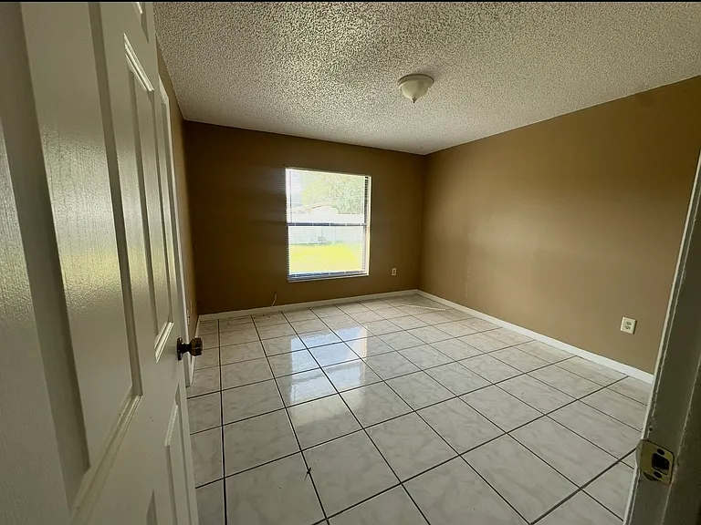 369 Cocoa Ct — Photo 5