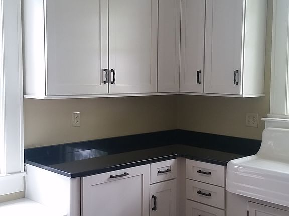 2nd image of 105 W Meeting St