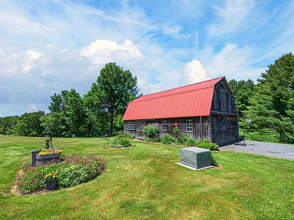 2nd image of 389 Boyd Hill Road