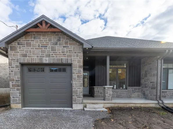51 Norfolk St, Waterford, ON N0E 1Y0
