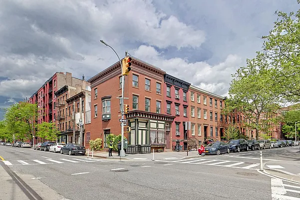 Rented by MNS | media 22