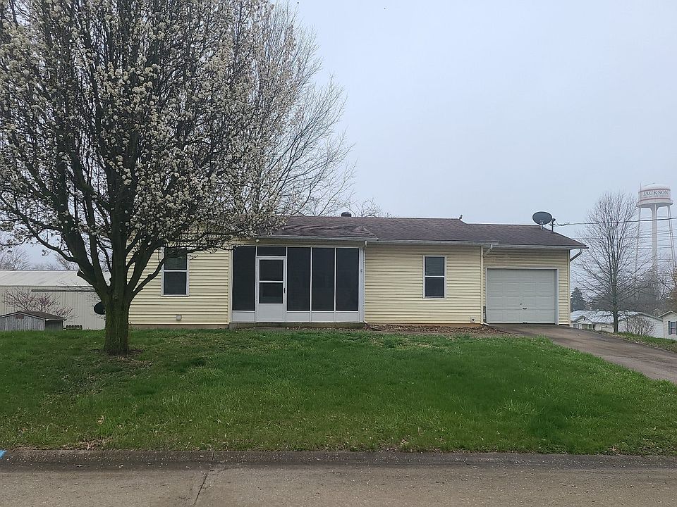 1st image of 703 Amanda St