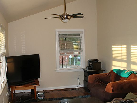 Vaulted Ceiling in family rm