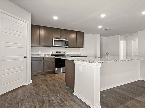 3rd image of 2413 Texas Ash Way