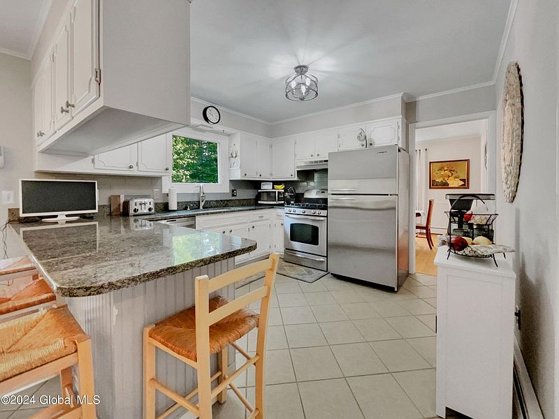 5th image of 3 Crestwood Drive