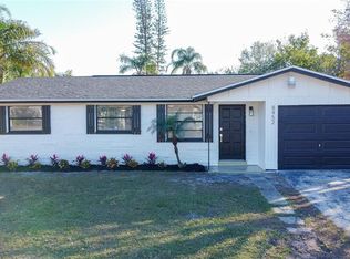 8452 Magnolia Dr, Seminole, FL 33777