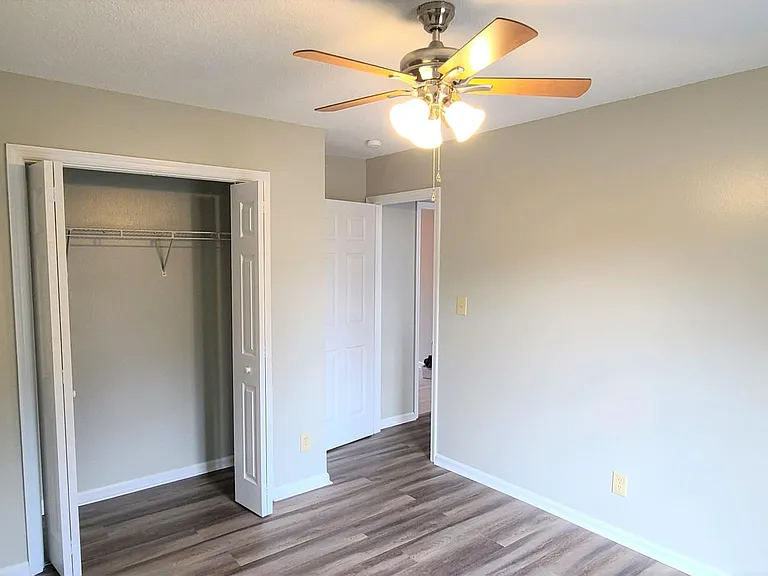 145 York Ct — Photo 15