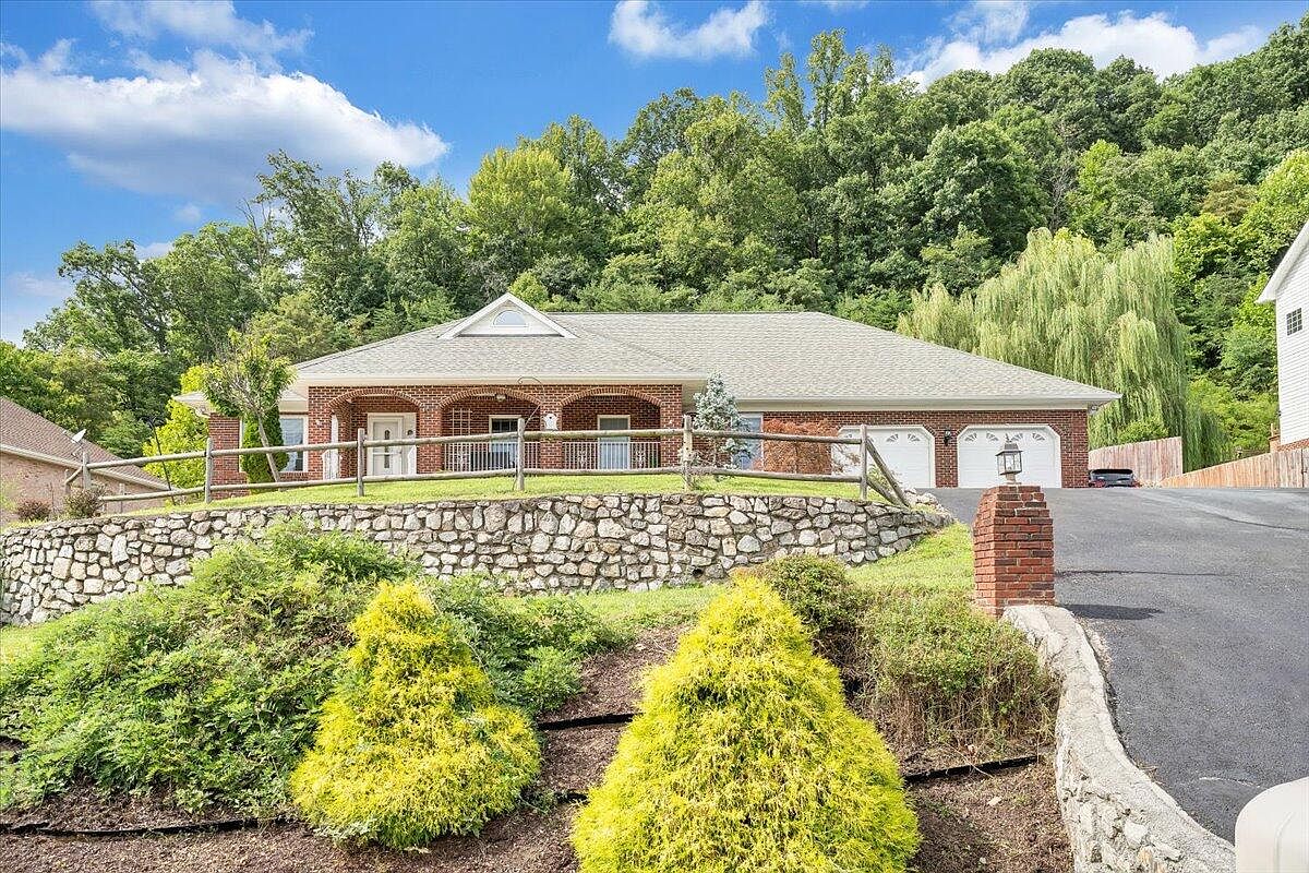 4384 Toddsbury Dr, Vinton, VA 24179 MLS 909525 Zillow