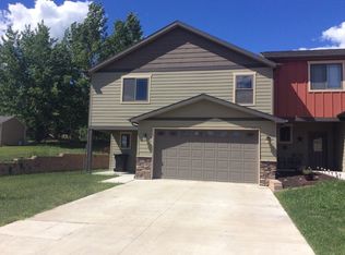 831 10th St E, Dickinson, ND 58601