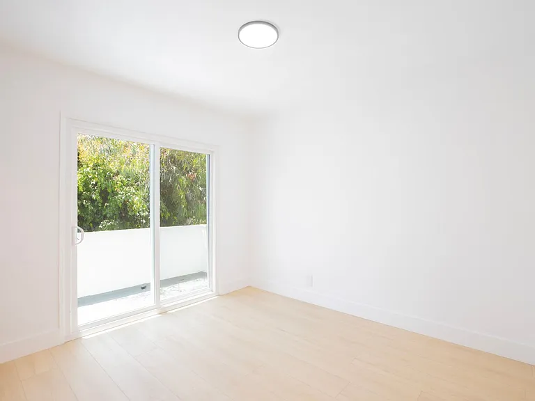 3729 Glendon Ave — Photo 5