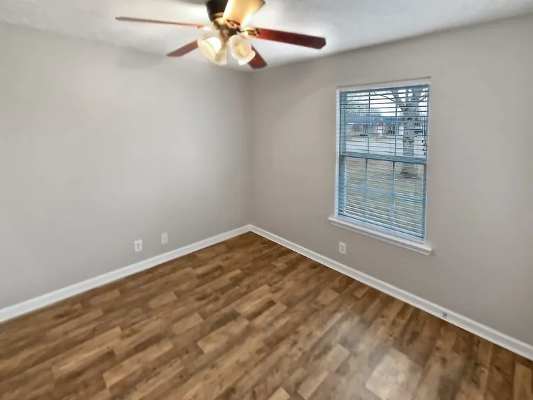 1502 Ballater Dr — Photo 10