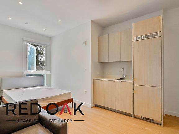 5th image of 8820 Belford Ave #3023