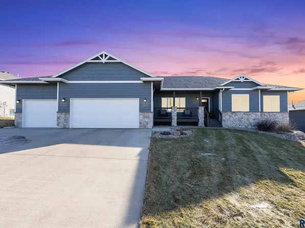 8209 E Willow Leaf St, Sioux Falls, SD 57110