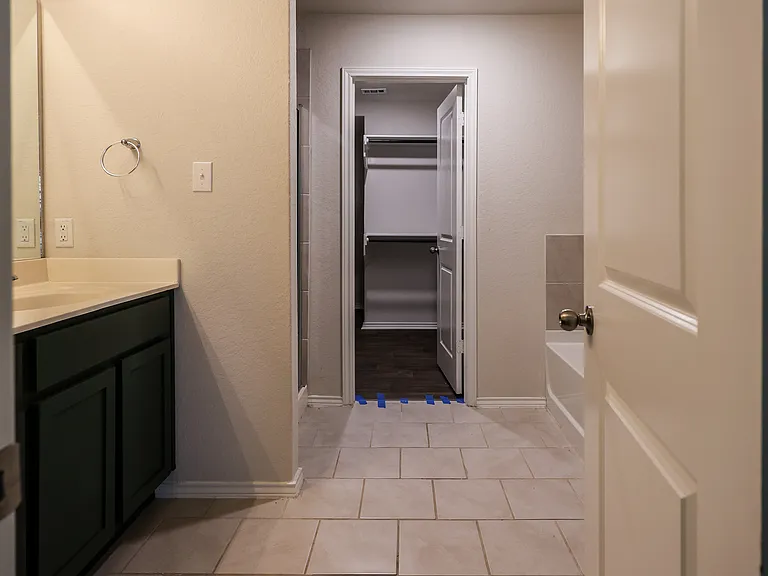 6407 Kendall Cv — Photo 13