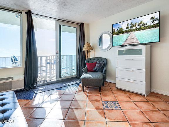 5th image of 701 S Atlantic Ave #606