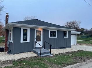 302 S Hill St, Monona, IA 52159