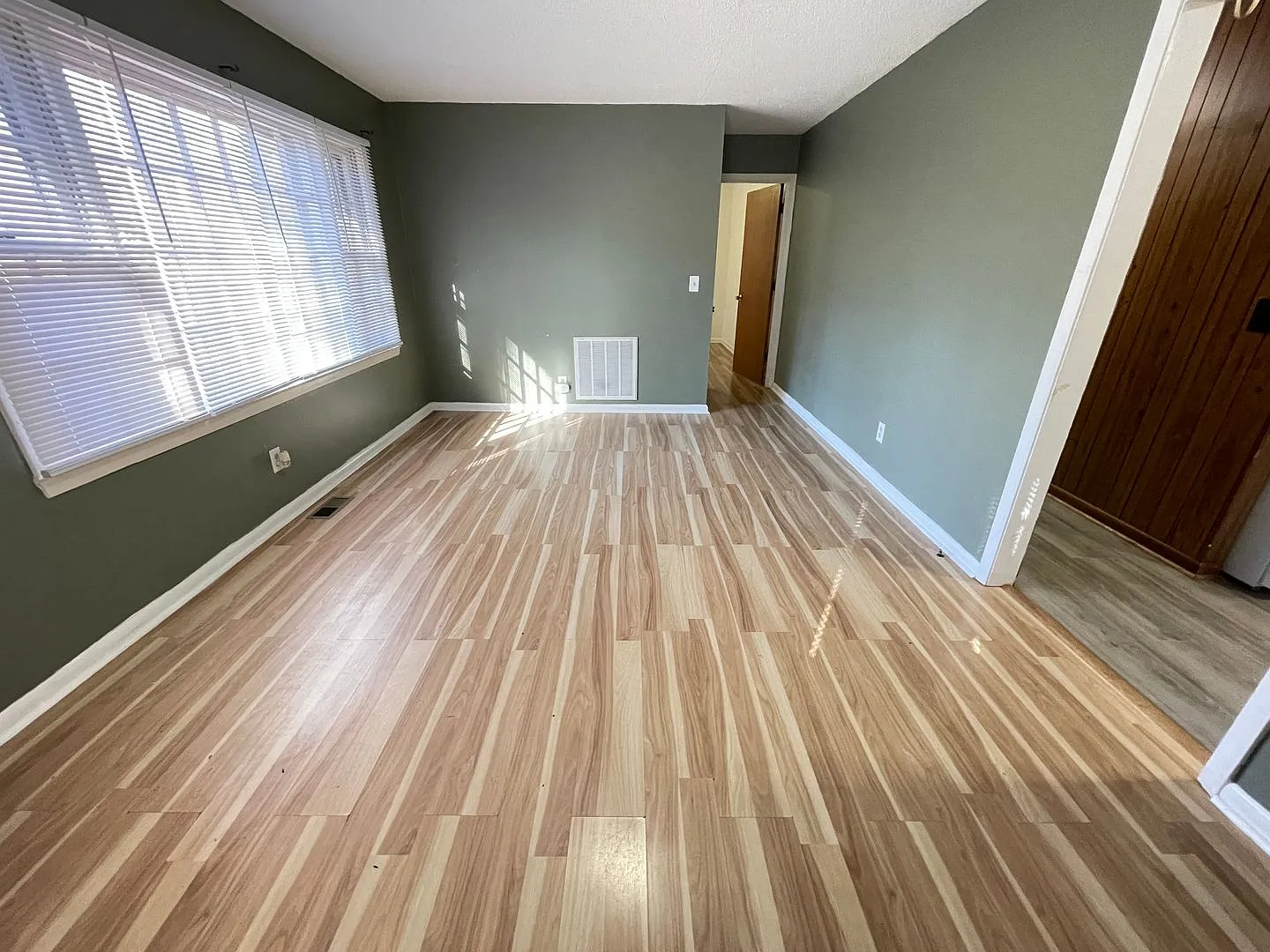 Fantastic location near downtown Pittsboro for this 2br duplex ! — Photo 4