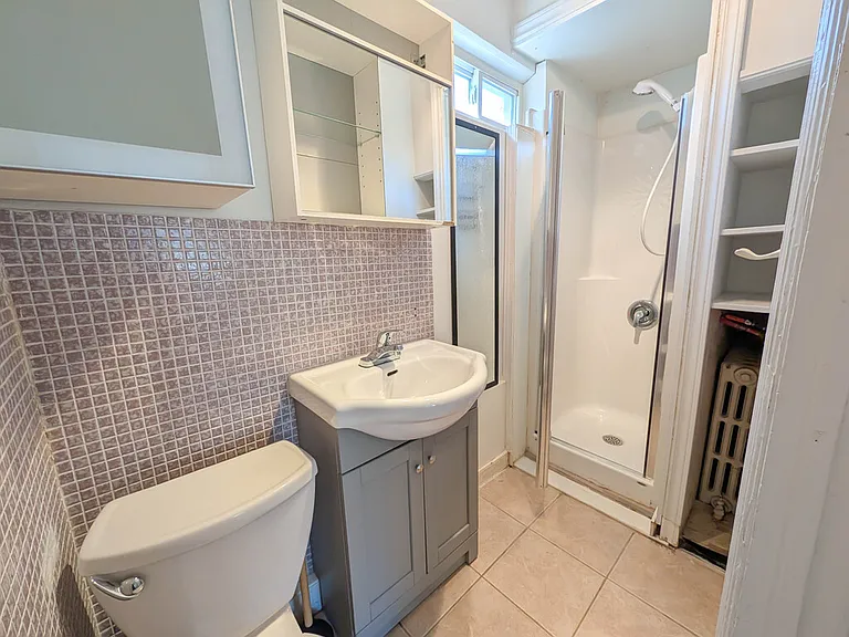 50 Welland Ave #4 — Photo 11