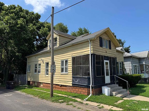 2nd image of 714 W Armstrong Ave