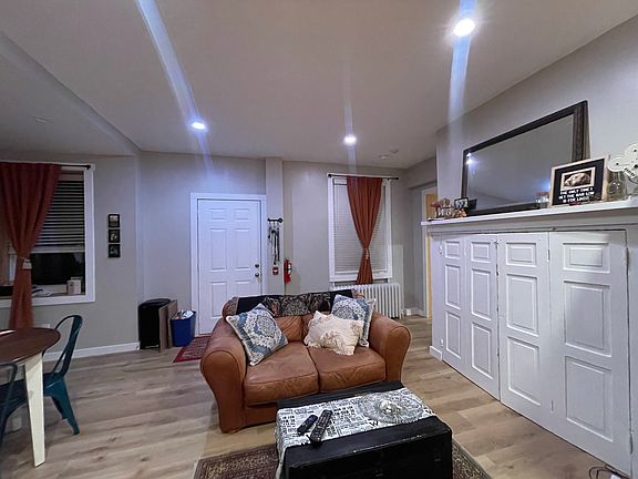 4th image of 525 Northampton St APT 1