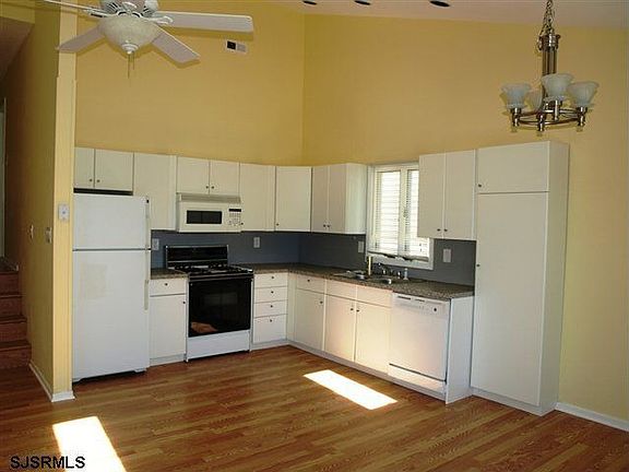 5th image of 416 Asbury Ave Floor 1