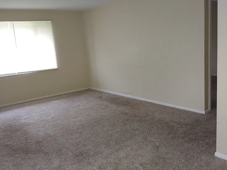 3484 Western Ave #B — Photo 4