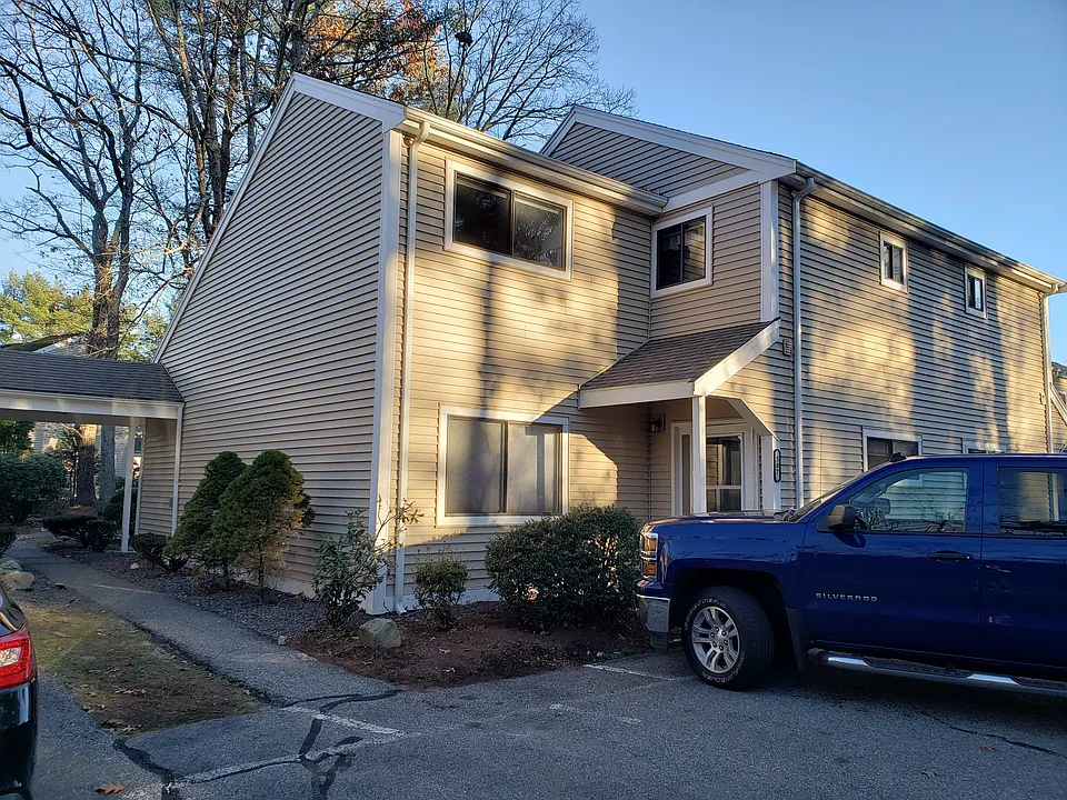Outside Townhouse Picture - End Unit