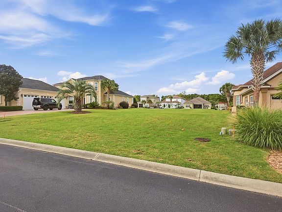 3rd image of 961 Bluffview Dr.