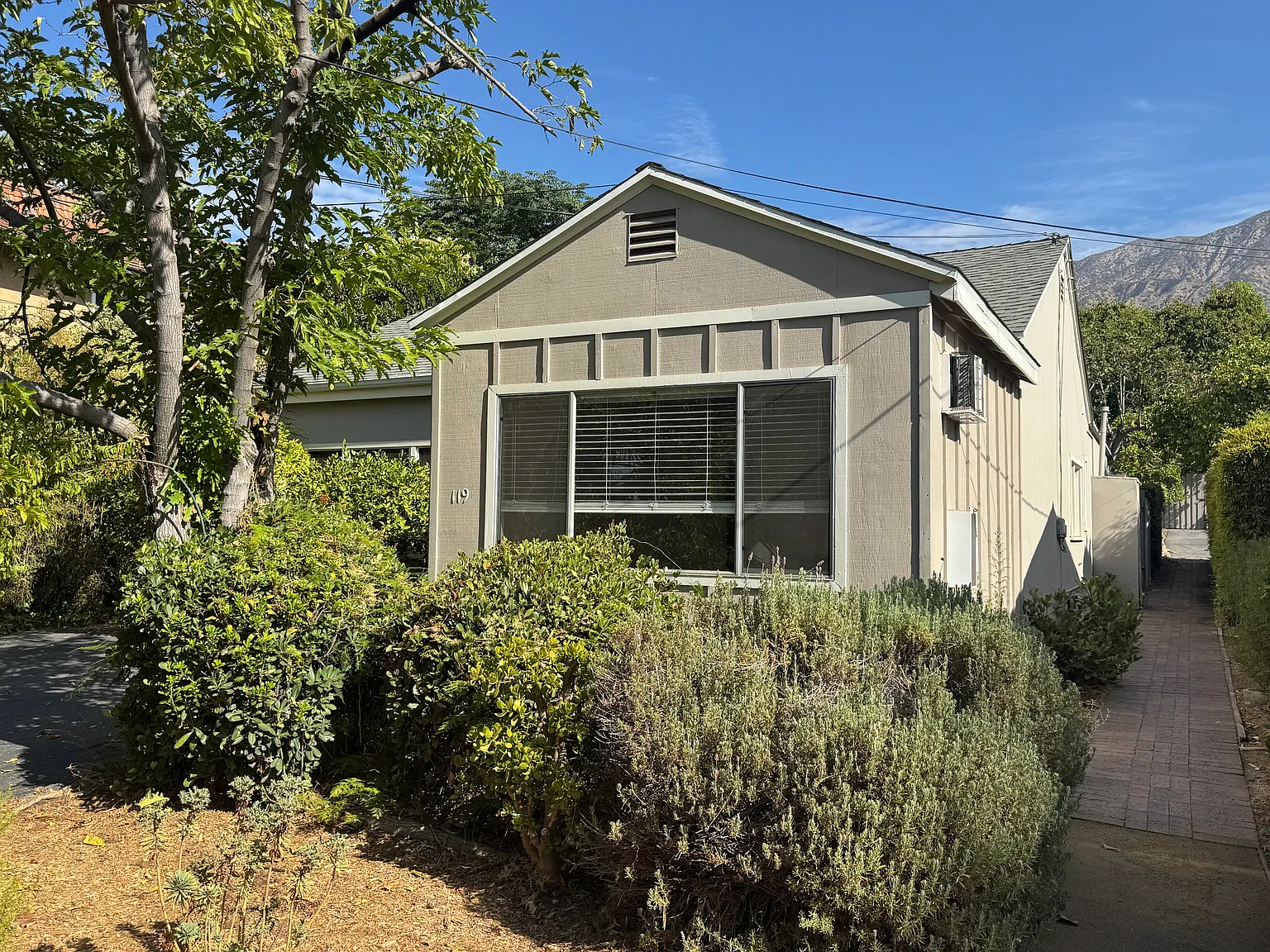 2 bed, 1320 sqft, $3,850 — Photo 2