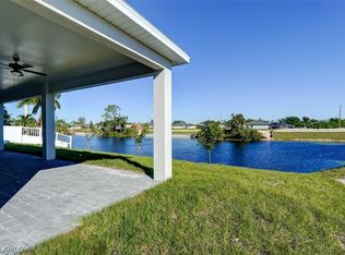 2203 NE 43rd Lane Cpe, Coral, FL 33909