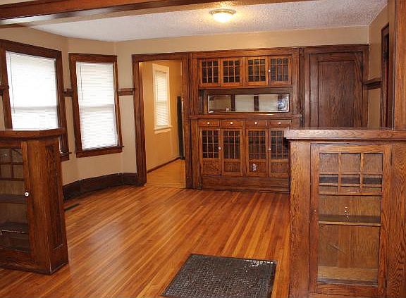 4th image of 694 Jenks Ave