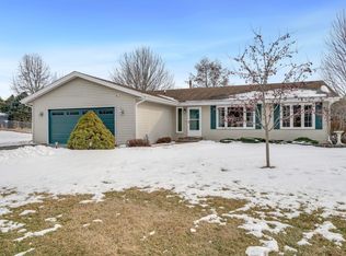 6395 Greystone, Roscoe, IL 61073