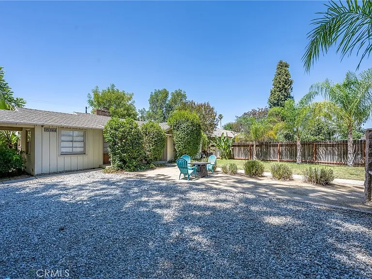 15744 Hart St — Photo 23