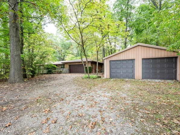 71353 State Line Rd, Edwardsburg, MI 49112