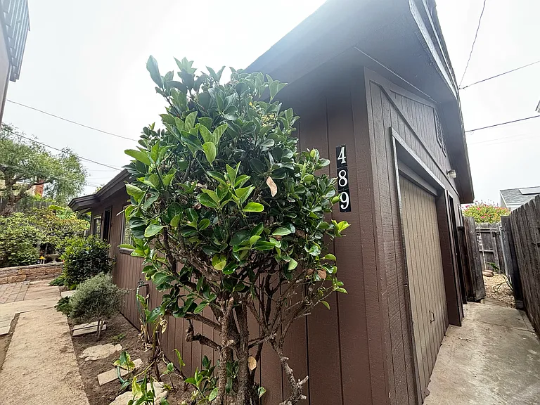 489 Estero Ave — Photo 17
