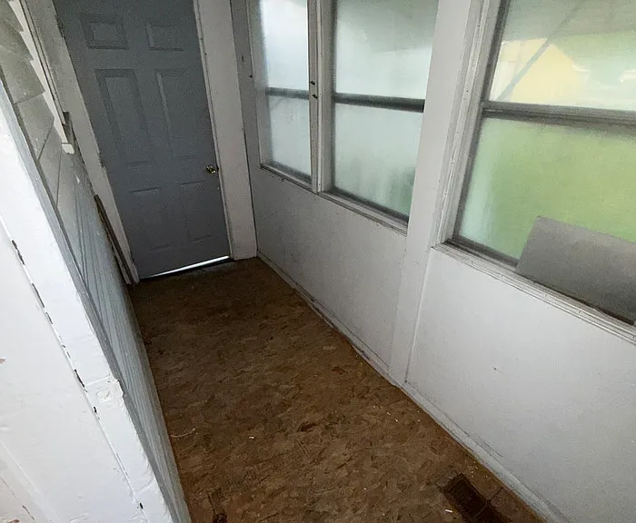 564 N North Court St — Photo 13