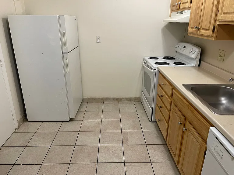 90 Gardner St #5B — Photo 7