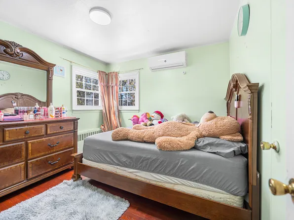 120-38 Inwood Street image 19 of 28