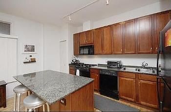 4th image of 333 N Jefferson St APT 504