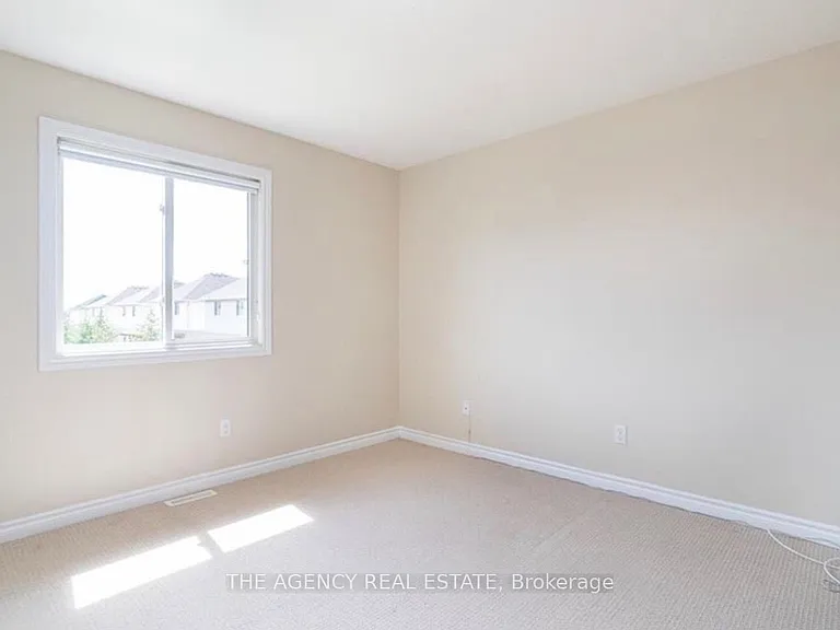 960 Bitterbush Cres #30 — Photo 15