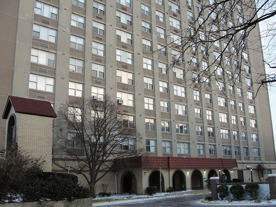 1st image of 4300 W Ford City Dr APT 1109