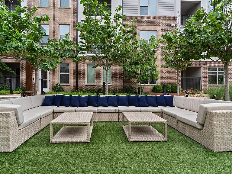Knox at Metrocenter Apartments — Photo 34