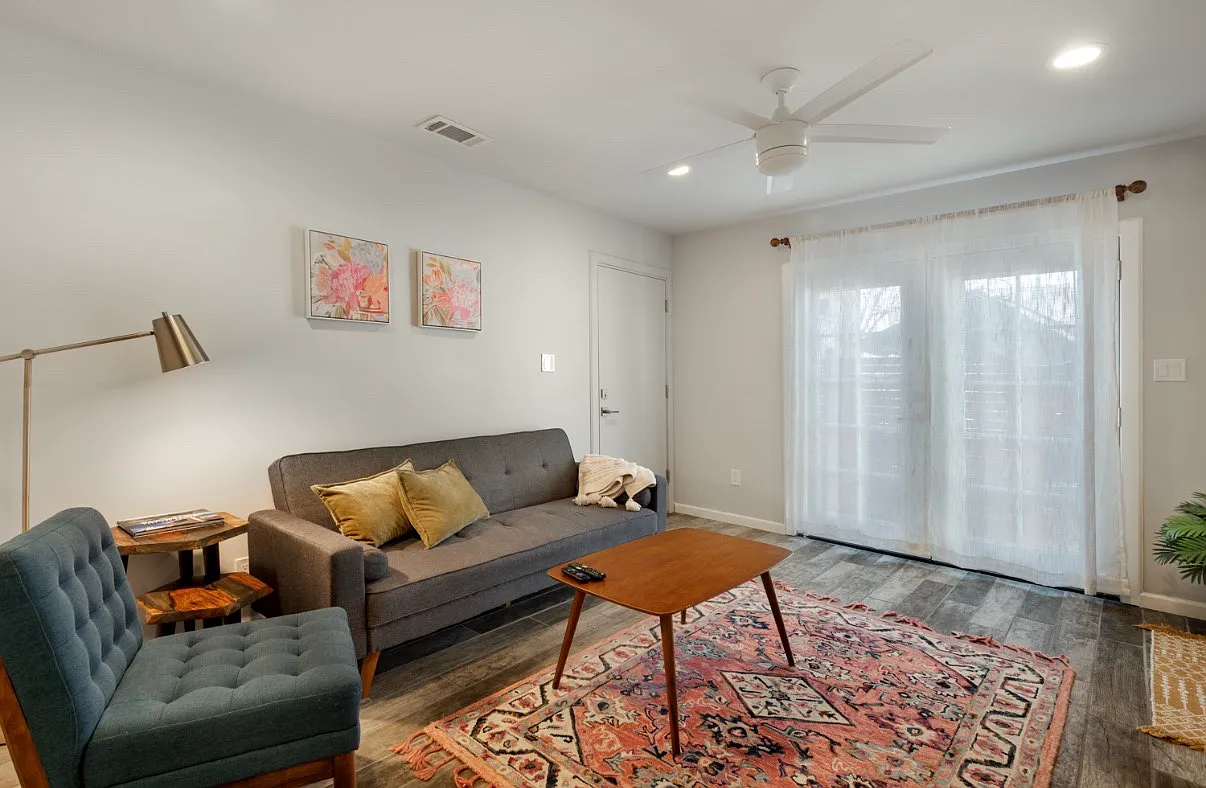1 bed, 700 sqft, $2,000 — Photo 1