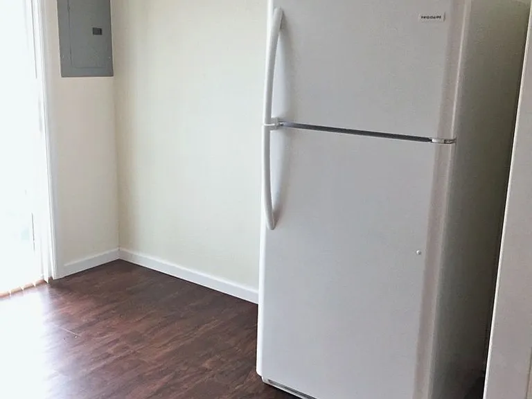 Couch Apartments — Photo 23