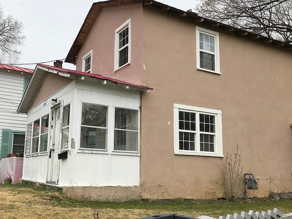 1st image of 1207 Dixon St